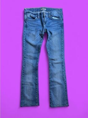 Low Rise Y2K Bootcut Guess Jeans - Mid Wash